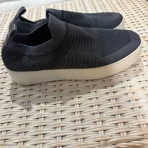 Steve Madden Women’s Beale Grey Stretch Fabric Sneakers Size 8.5